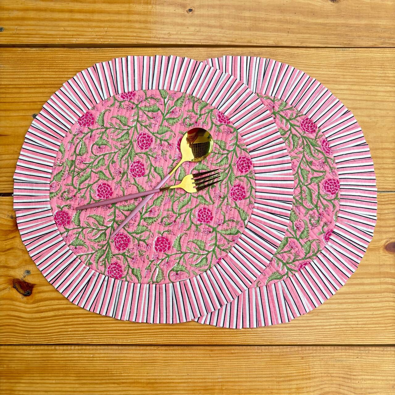 Floral Quilted Round Placemats with Napkins: Rose Pink Cotton Set