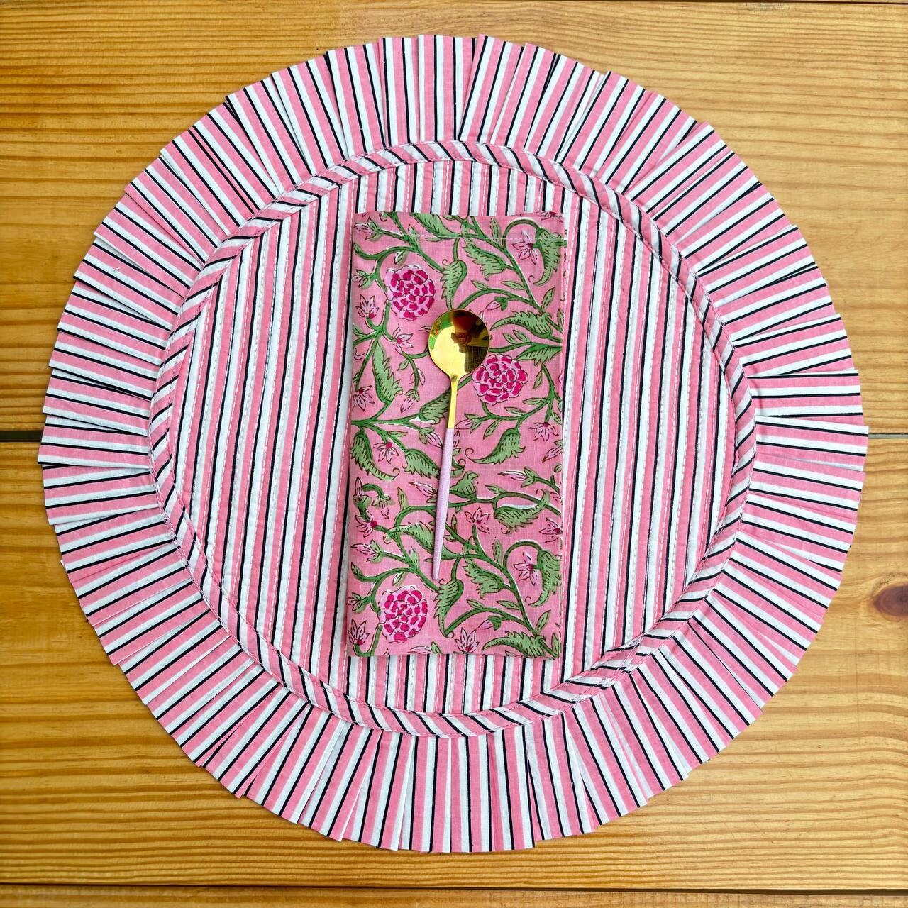 Floral Quilted Round Placemats with Napkins: Rose Pink Cotton Set