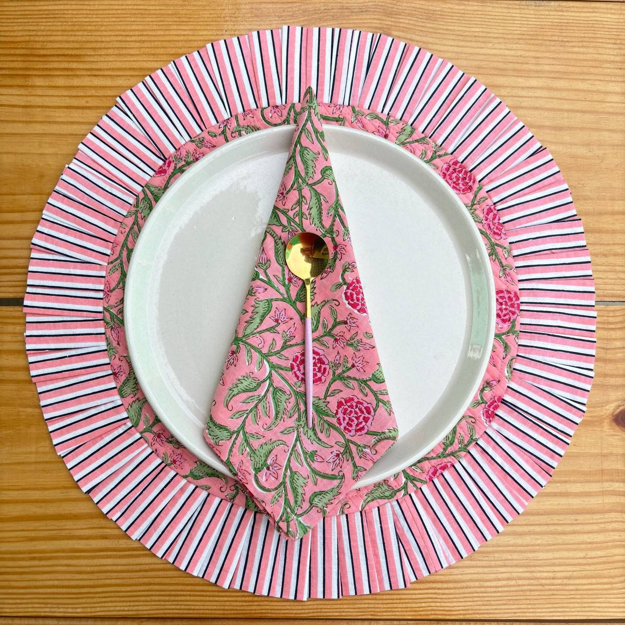 Floral Quilted Round Placemats with Napkins: Rose Pink Cotton Set